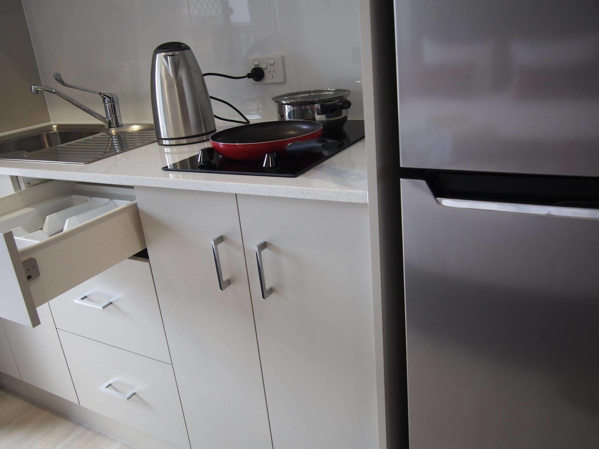 Northpoint Motel Apartments Тувумба Экстерьер фото