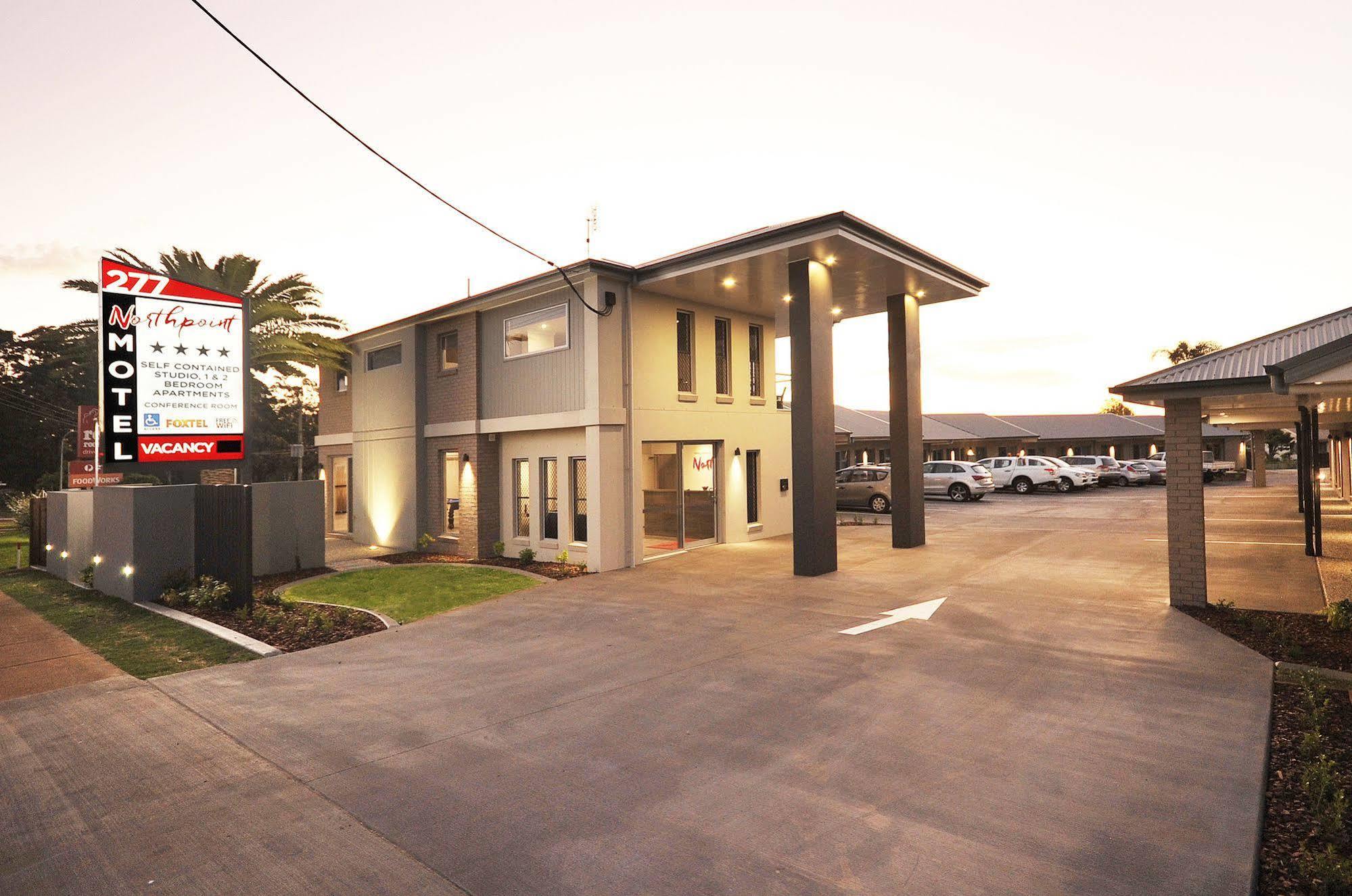 Northpoint Motel Apartments Тувумба Экстерьер фото