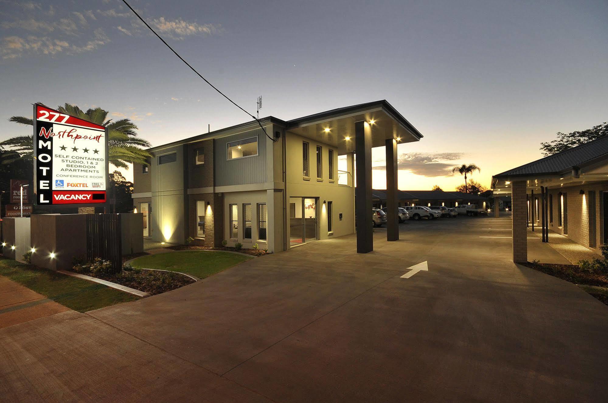 Northpoint Motel Apartments Тувумба Экстерьер фото